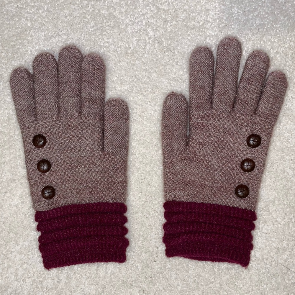 Maroon & Cream Gloves
